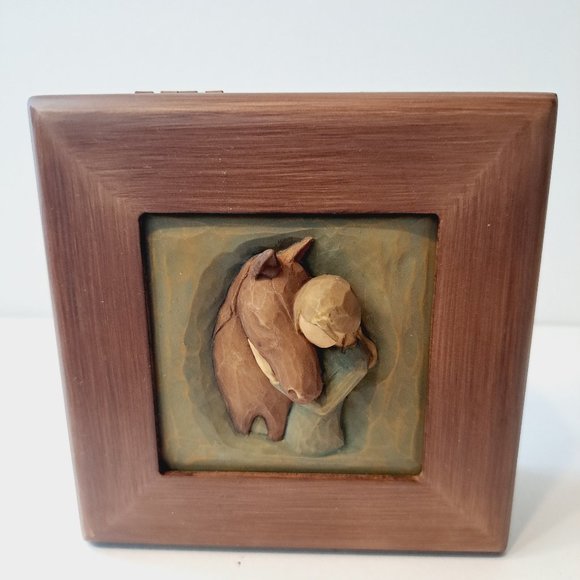 Willow Tree Quiet Strength, Sculpted Hand-Painted Memory Box - Picture 2 of 8